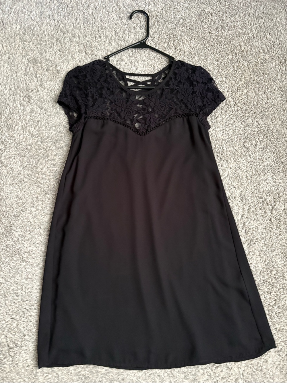 Black Lace Yoke Short Sleeve Dress